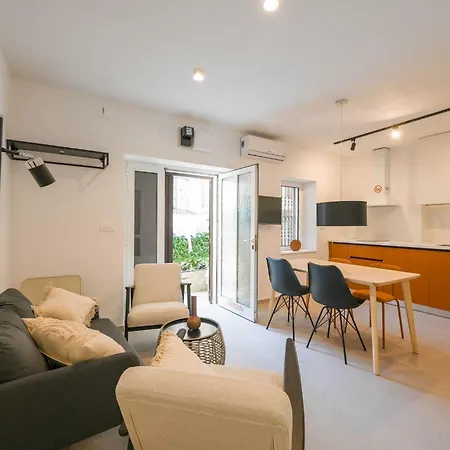 Apartament Smart And Cozy Downtown Nooks - Two Bedroom Rovinj